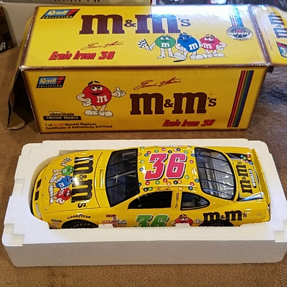 Revell Collection  1:18 Scale #36 Ernie Irvan Die - Picture 6 of 12